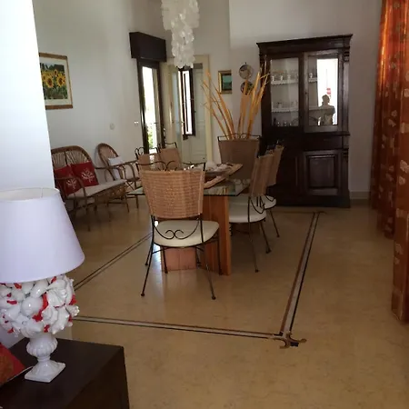 度假居 Anna 玛丽娜迪曼卡维萨